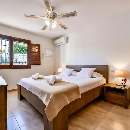 Villa Guzman - Erita *